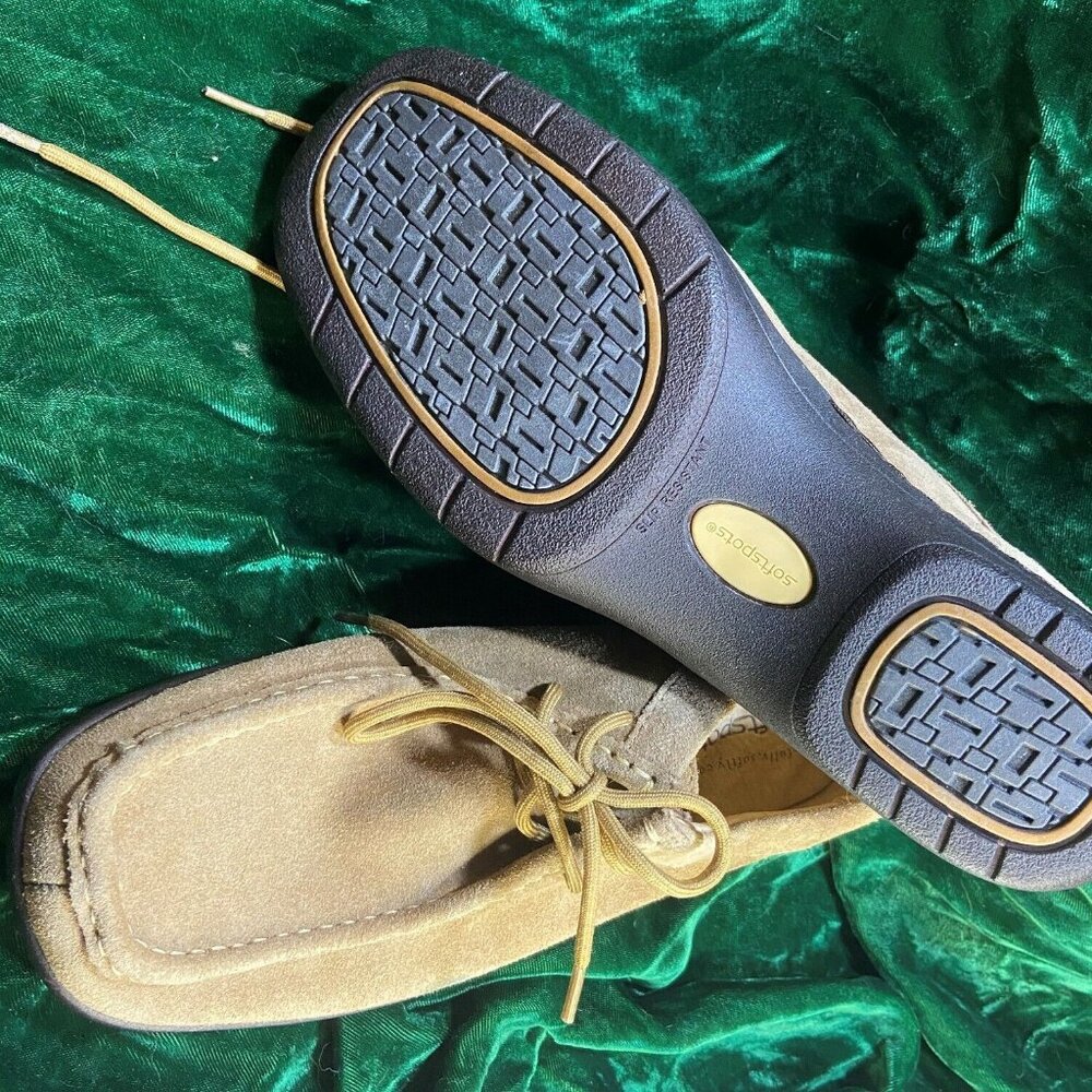 Soft Spots Women's Shoes Never worn. 9 1/2 Wide